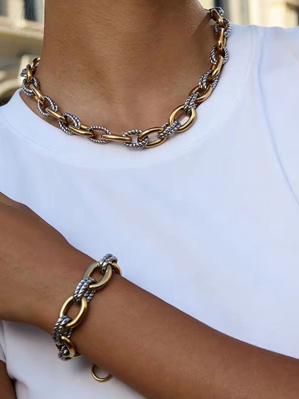 Elegant Two-Tone Gold and Silver Link Necklace & Bracelet Set - Picture 4 of 5
